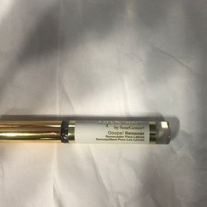 LipSense ooops remover